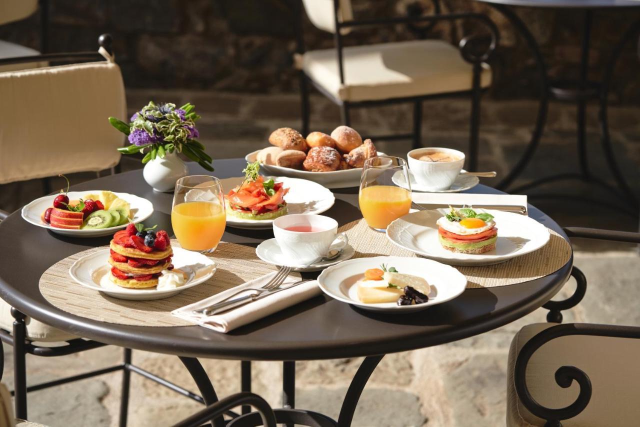 Castello Banfi - Il Borgo - Relais Et Chateaux Poggio alle Mura Экстерьер фото