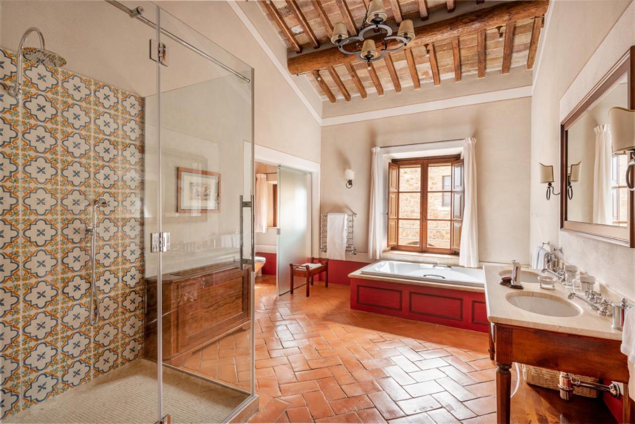 Castello Banfi - Il Borgo - Relais Et Chateaux Poggio alle Mura Экстерьер фото