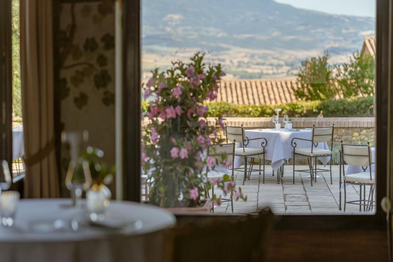 Castello Banfi - Il Borgo - Relais Et Chateaux Poggio alle Mura Экстерьер фото