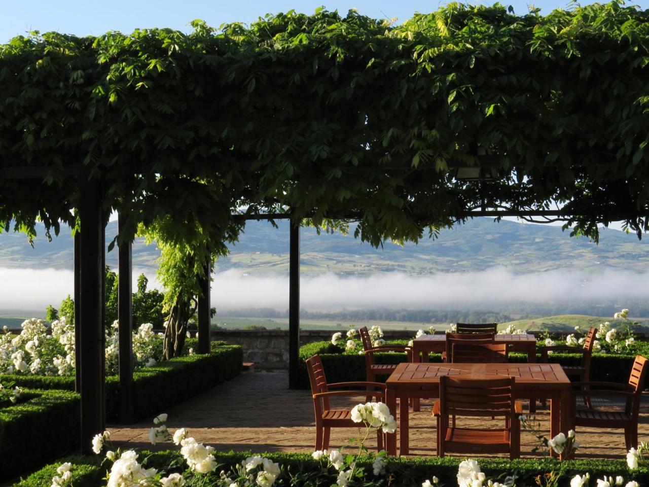 Castello Banfi - Il Borgo - Relais Et Chateaux Poggio alle Mura Экстерьер фото