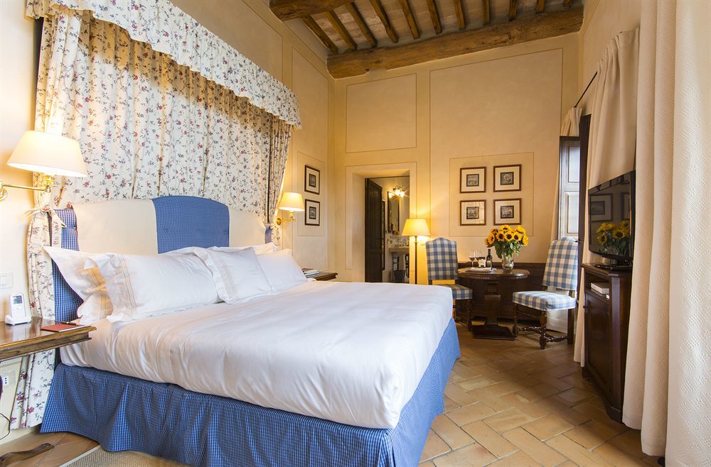 Castello Banfi - Il Borgo - Relais Et Chateaux Poggio alle Mura Экстерьер фото