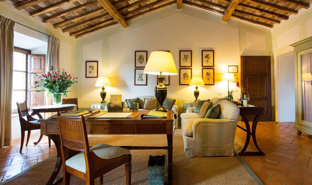 Castello Banfi - Il Borgo - Relais Et Chateaux Poggio alle Mura Экстерьер фото