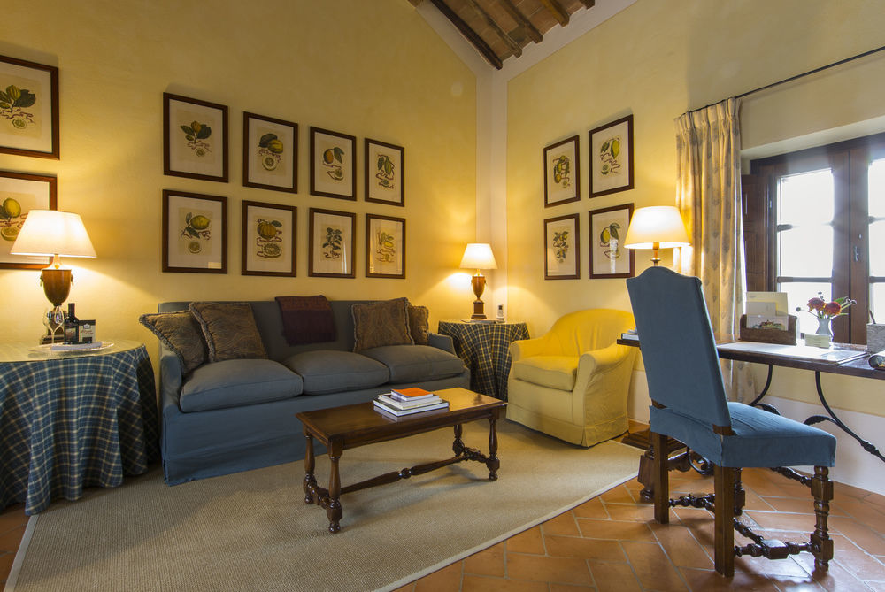 Castello Banfi - Il Borgo - Relais Et Chateaux Poggio alle Mura Экстерьер фото