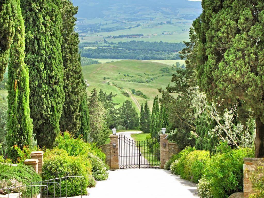 Castello Banfi - Il Borgo - Relais Et Chateaux Poggio alle Mura Экстерьер фото