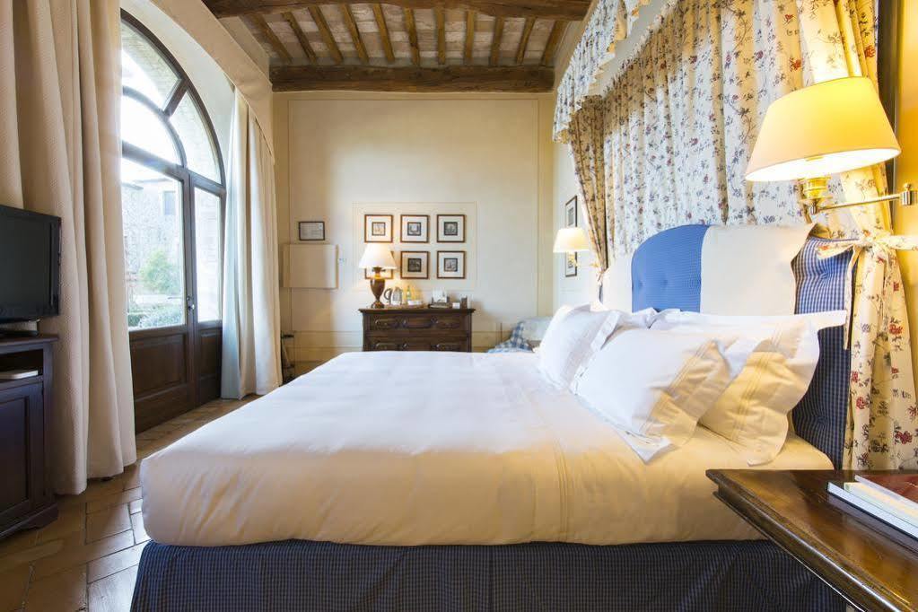Castello Banfi - Il Borgo - Relais Et Chateaux Poggio alle Mura Экстерьер фото