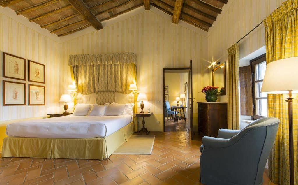 Castello Banfi - Il Borgo - Relais Et Chateaux Poggio alle Mura Экстерьер фото